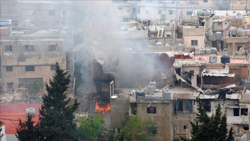 İsrail'in Lübnan'daki Ayn el-Hilve Mülteci Kampı'na düzenlediği saldırıda 2 kişi hayatını kaybetti