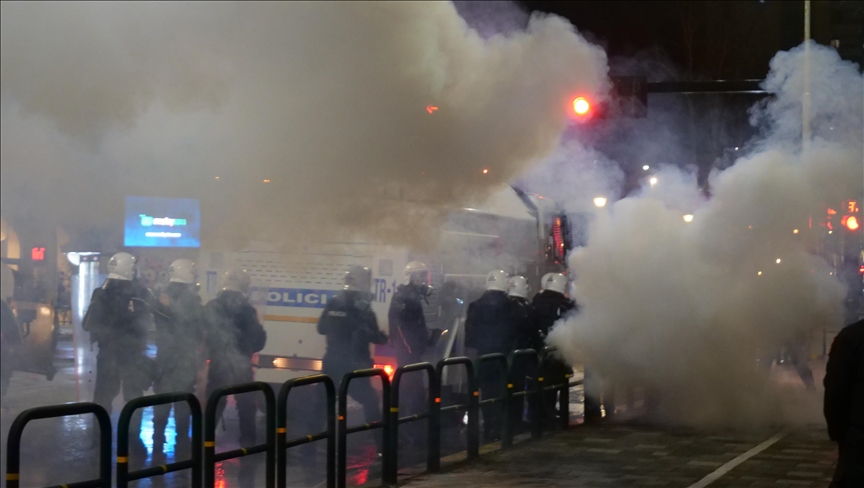Në Shqipëri mbahet protestë antiqeveritare me tensione