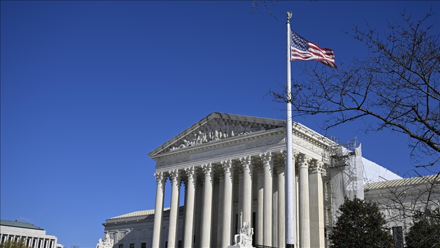 المحكمة العليا الأمريكية تلغي قرار ترامب فرض رسوم على سلع مستوردة