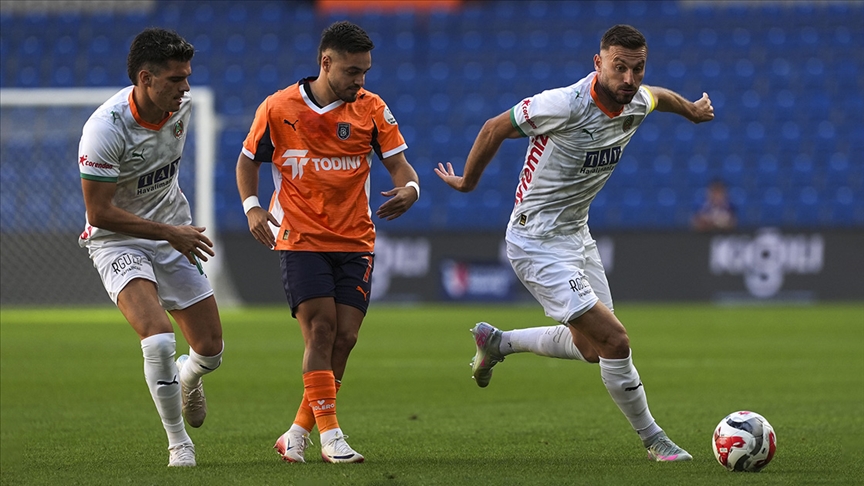 Başakşehir, Süper Lig'de yarın Alanyaspor'a konuk olacak