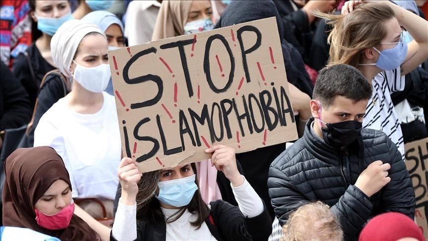 В Бельгии ученики обратились в суд против запрета на ношение хиджаба