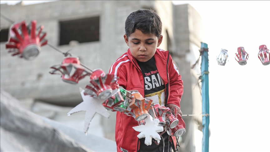 Romania's president offers to evacuate 1,000 children from Gaza, backs Trump's peace plan