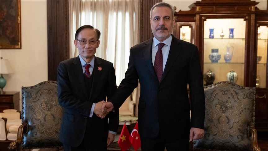 وزير الخارجية التركي يلتقي نظيره الفيتنامي ورئيس وزراء كمبوديا