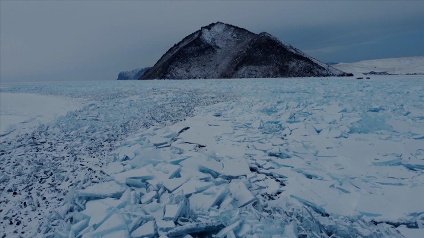 Автомобиль марки «УАЗ» с туристами провалился под лед на Байкале, погибли 7 человек