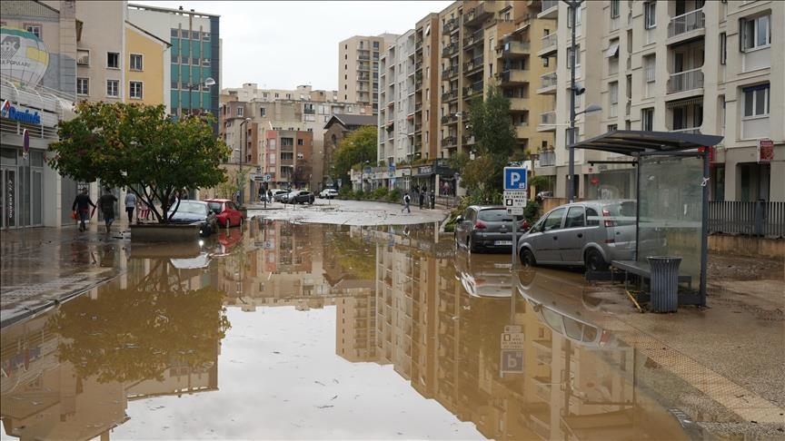 Moti i keq në Francën perëndimore shkakton përmbytje dhe evakuime