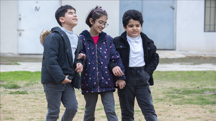 Во ирачкиот град Ербил учениците со оштетен вид се подготвуваат за животот со помош на Брајовата азбука