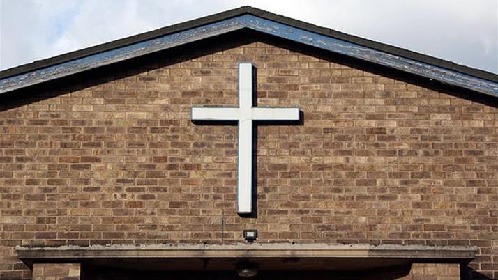 بريطانيا.. توقيف أسقف لينكولن بتهمة الاعتداء الجنسي