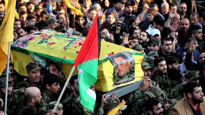 "حزب الله" يشيع 8 عناصر قتلوا بغارات إسرائيلية على شرق لبنان 