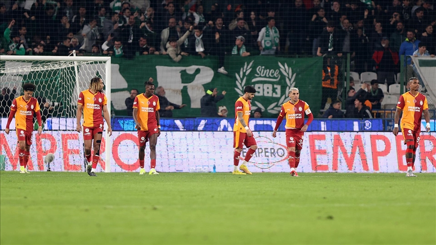 Galatasaray zirve yarışında "yara" aldı