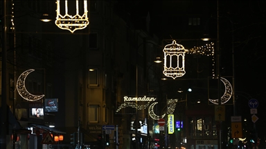 Almanya'da bazı şehirlerde ışıklarla süslenen caddeler ramazan boyunca aydınlatılacak