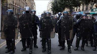 Fransa'da 12 Şubat'ta öldürülen gencin anısına düzenlenen yürüyüşte 1 kişi gözaltına alındı