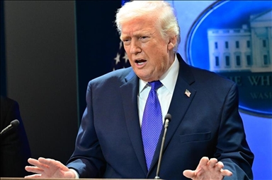 Trump najavio da će uvesti nove carine od deset posto nakon što je Vrhovni sud poništio njegove ranije carinske namete