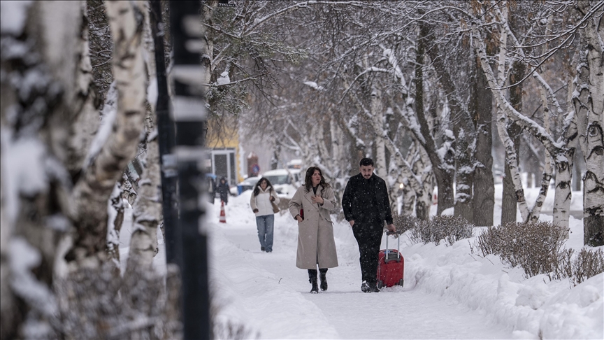 Erzurum'da olumsuz hava koşulları nedeniyle "taşımalı" eğitime ara verildi