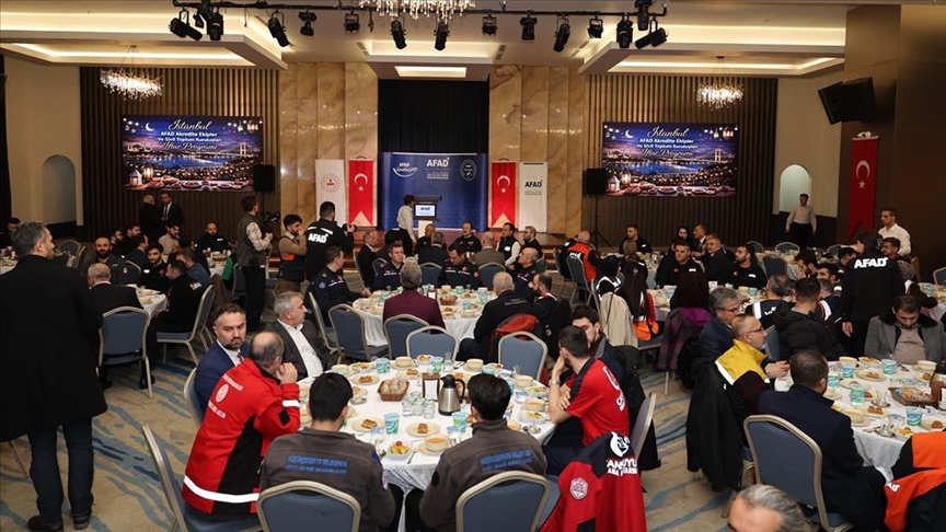 AFAD akredite ekipleri ve sivil toplum kuruluşları, İstanbul'da iftar programında buluştu