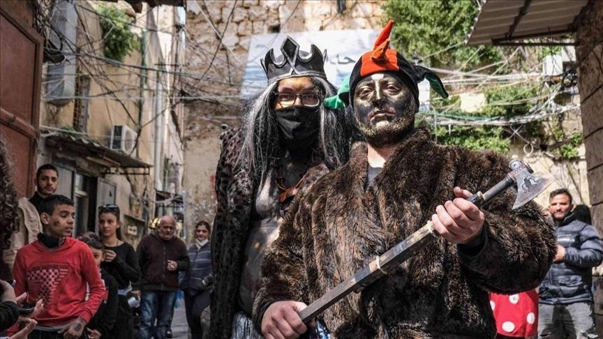 لبنان.. مسيحيو طرابلس يحتفلون بـ"كرنفال الزامبو" قبيل الصوم الكبير