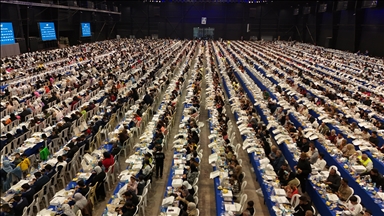 5700 صائم.. لبنان يقيم "أكبر مائدة إفطار رمضاني" بالعالم