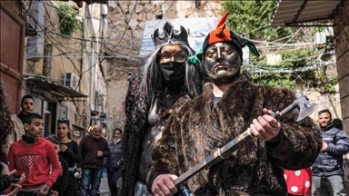 لبنان.. مسيحيو طرابلس يحتفلون بـ"كرنفال الزامبو" قبيل الصوم الكبير