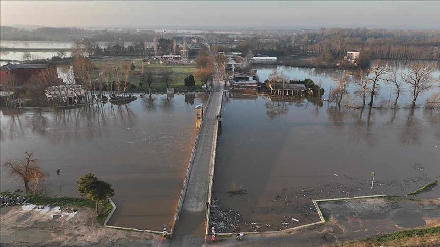 "Kırmızı" uyarı koduyla izlenen Meriç Nehri'nin debisi artıyor