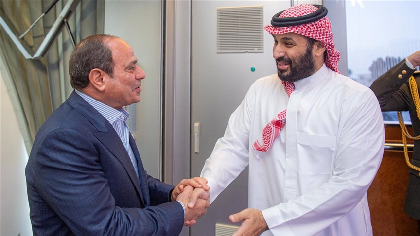 ولي العهد السعودي يستقبل الرئيس المصري في جدة