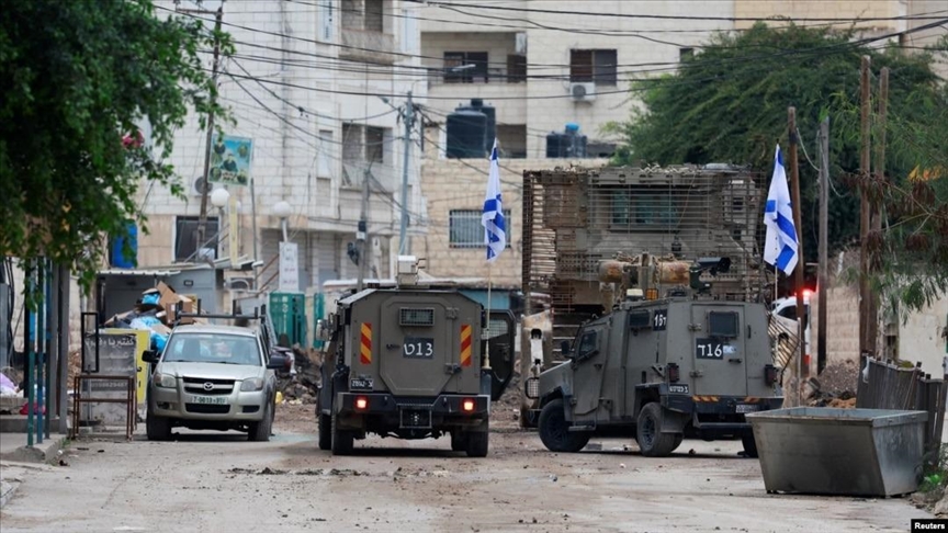 В результате рейдов Израиля на Западном берегу ранен один палестинец, шестеро задержаны