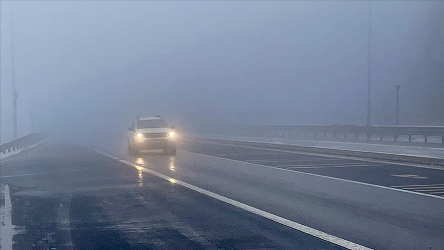 Bolu Dağı'nda sis etkili oluyor