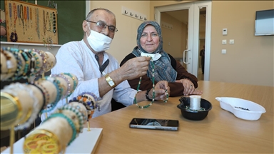 Onkoloji hastaları el sanatlarıyla yaşam motivasyonlarını artırıyor