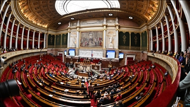 Fransa’da aşırı sağcılar hükümetin enerji stratejisine karşı gensoru önergesi verdi