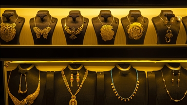 Gold prices reach February peak