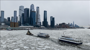 Powerful winter storm slams Northeastern US, leaving over half a million people without power