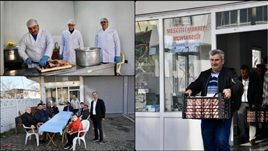 Muhtarlık ofisini yemekhaneye çeviren mahalleli yaklaşık 150 yaşlıya iftarlık hazırlıyor