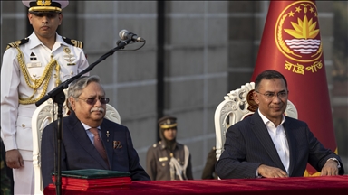 Bangladeş'te, devrik Başbakan Hasina faktörü süper çoğunlukla iktidara gelen BNP'yi uğraştırabilir