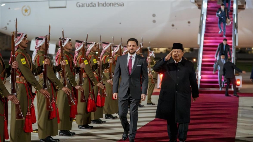 رئيس إندونيسيا يبدأ ثاني زيارة للأردن في أقل من عام