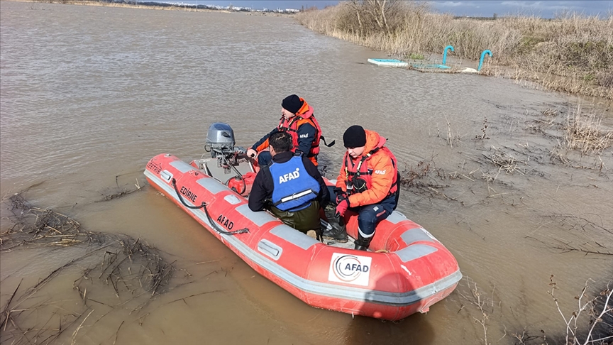 Edirne'de AFAD koordinesinde 101 arama kurtarma personeli taşkın sahasında görev alıyor