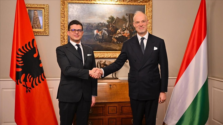 „Албанија и Унгарија изградија многу тесно партнерство“