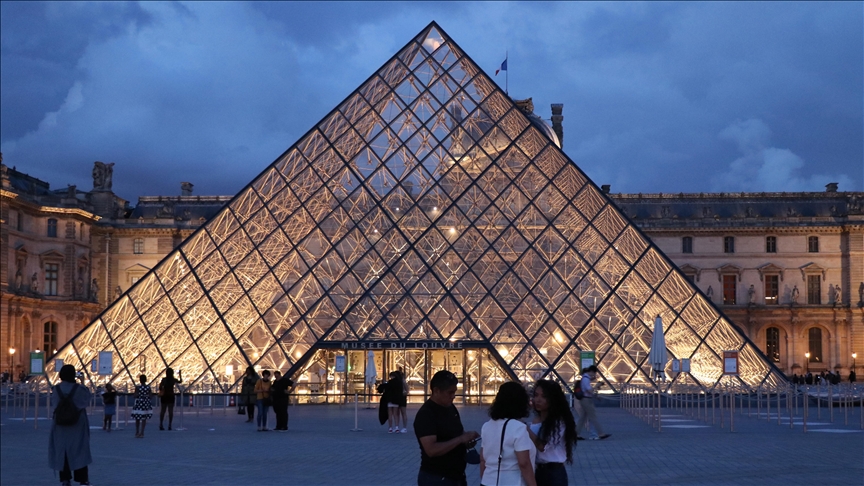 France : Démission de Laurence des Cars, présidente du musée du Louvre