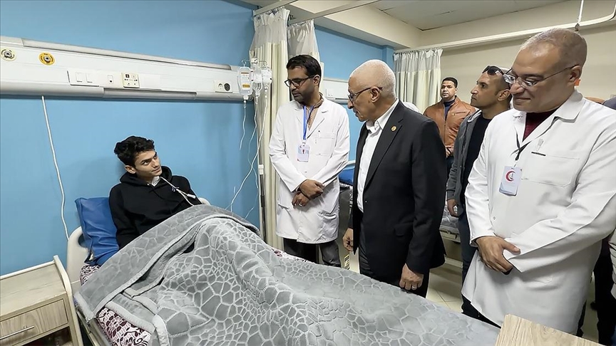 Mısır'da tedavi gören Gazzeliler, bir an önce sağlıklarına kavuşmayı ümit ediyor
