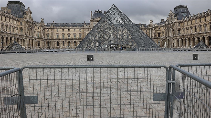 Dünyaca ünlü Louvre Müzesi Müdürü Laurence des Cars istifa etti