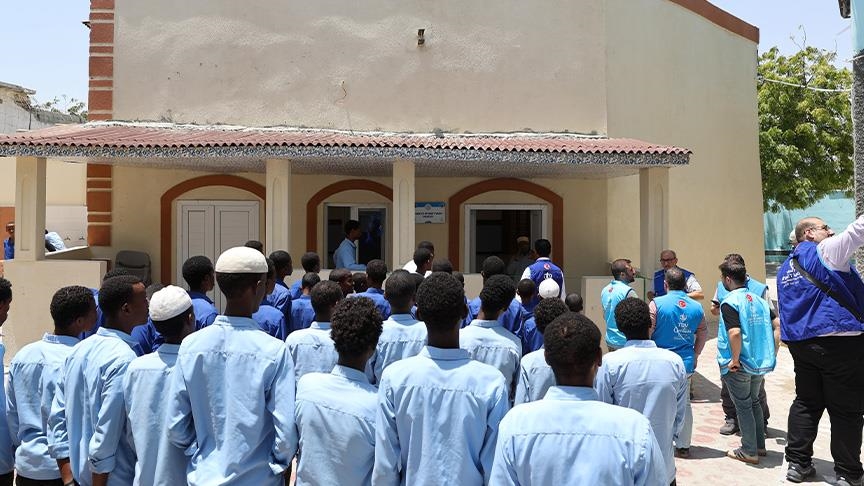 مقديشو.. افتتاح مسجد أعاد تشييده وقف الديانة التركي