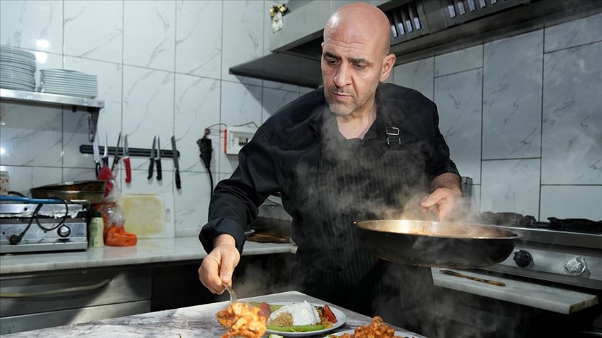 İzmirli aşçı, diyet ve yürüyüşle 5 ayda 50 kilo verdi