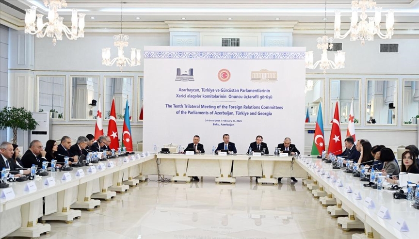 В Баку обсуждают укрепление диалога между парламентами Азербайджана, Турции и Грузии