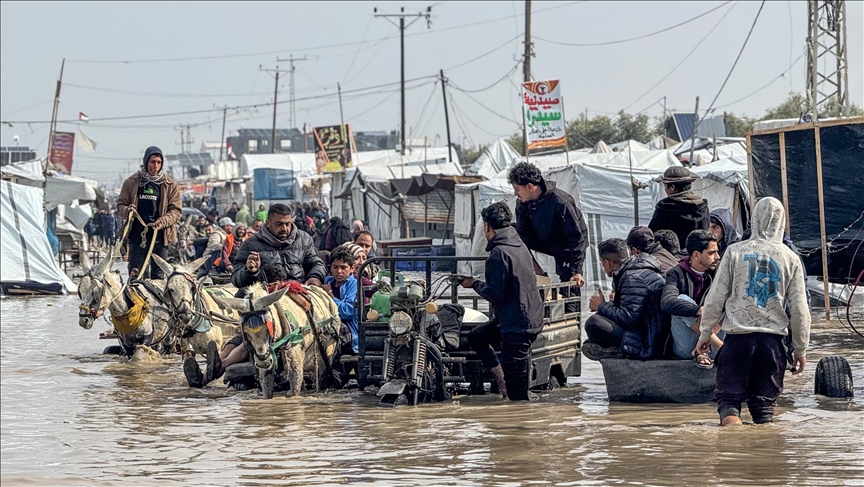 Shirat e rrëmbyeshëm përmbytën tendat e palestinezëve në Gaza