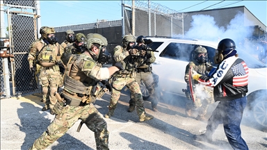 ABD'de ICE görevlilerinin eğitiminden "silahların güvenli kullanımı" gibi içeriklerin çıkarıldığı iddia edildi