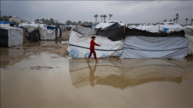 أول منخفض برمضان.. أمطار تغرق خيام نازحين بغزة وتفاقم مأساتهم