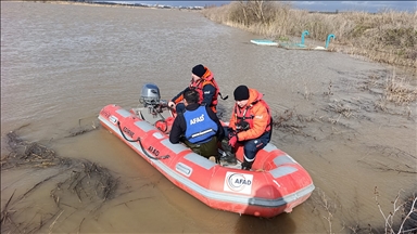 Edirne'de AFAD koordinesinde 101 arama kurtarma personeli taşkın sahasında görev alıyor