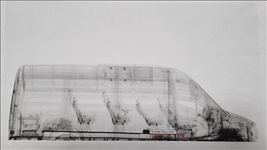 Na prelazu iz Srbije na Kosovo zaplijenjeno milion eura skrivenih u kombiju