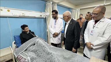 Mısır'da tedavi gören Gazzeliler, bir an önce sağlıklarına kavuşmayı ümit ediyor