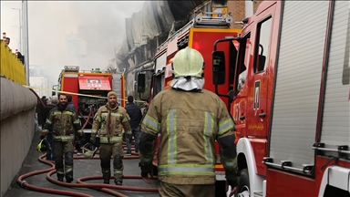 İran'da bir helikopter sebze-meyve haline düştü