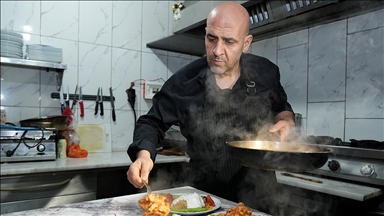 İzmirli aşçı, diyet ve yürüyüşle 5 ayda 50 kilo verdi