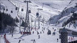 Li navendên xweşiqitandinê qalindahiya berfê herî zêde bi 233 santêmî va li Palandokenê hat pîvan