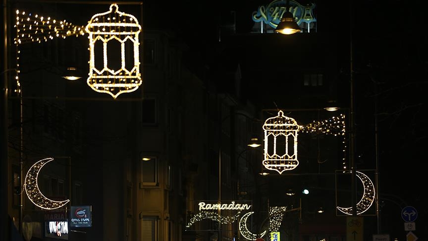 Ekstremistë të dyshuar të krahut të djathtë sulmuan shfaqjen e dritave të Ramazanit në Gjermani